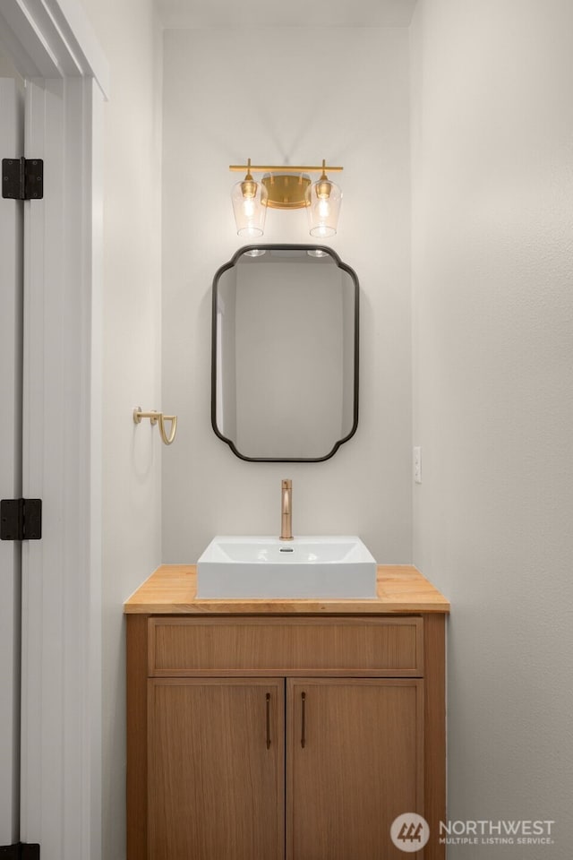 10602 NE 137th Pl, Kirkland, WA 98033 - bathroom featuring vanity
