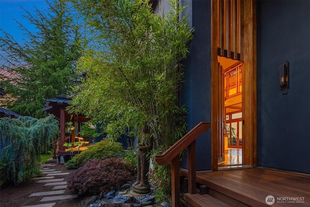 1104 Lakeside Ave S, Seattle, WA 98144 - view of yard with a deck