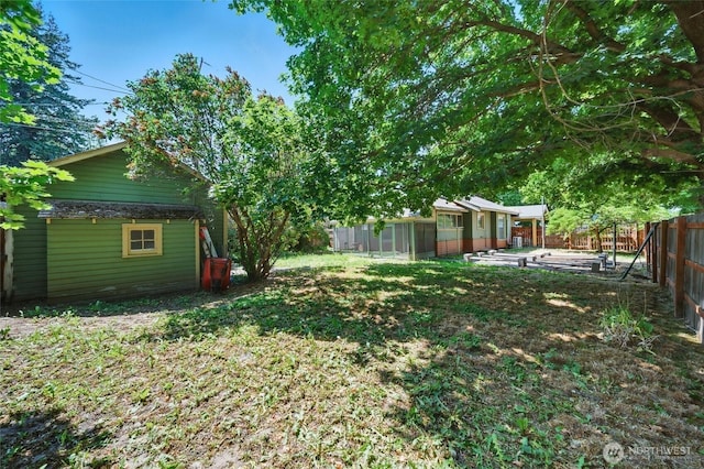 507 S 3rd St, Dayton, WA 99328 - view of yard with a sunroom