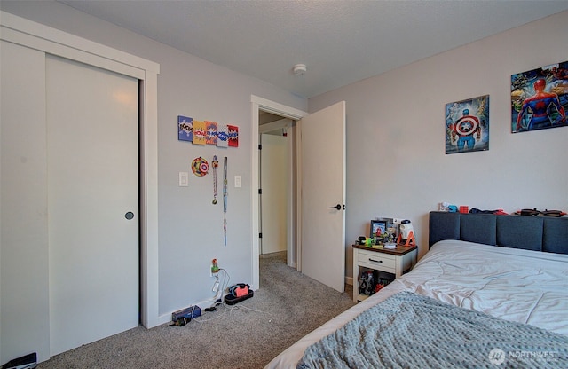 10012 NE 39th St, Vancouver, WA 98662 - bedroom with carpet flooring and a closet