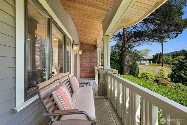 1605 Donovan Ave, Bellingham, WA 98225 - view of covered porch