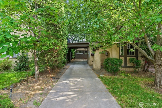 1126 E Alder St, Walla Walla, WA 99362 - view of community with driveway and an attached carport
