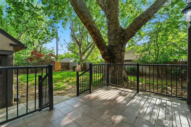 1126 E Alder St, Walla Walla, WA 99362 - wooden deck with a patio