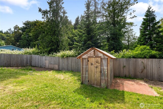 133 Broad St W, Bremerton, WA 98312 - fenced backyard with a storage shed