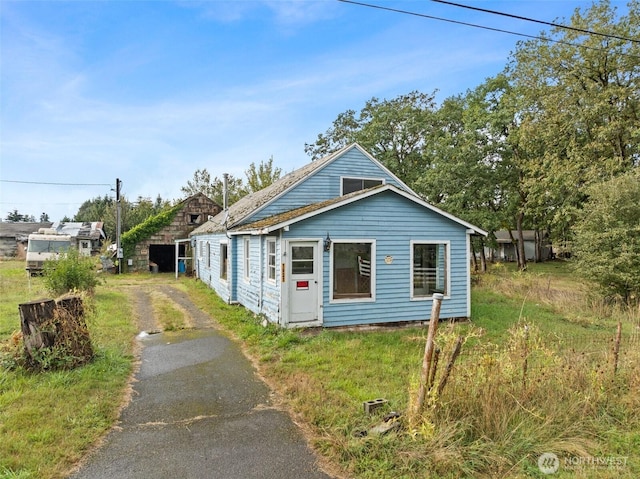 1921 Taylor St, Centralia, WA 98531 - view of front of house with driveway