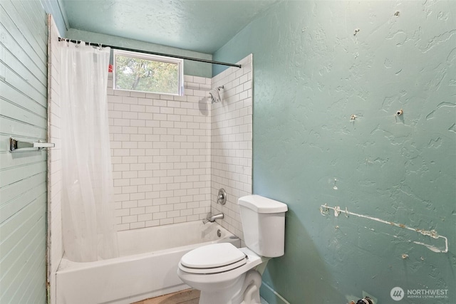 1921 Taylor St, Centralia, WA 98531 - bathroom featuring shower / tub combo with curtain, a textured wall, and a textured ceiling