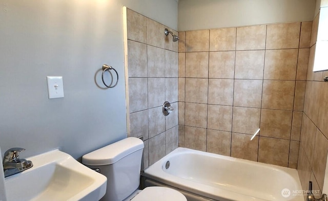 124 W Shoshone St, Pasco, WA 99301 - full bathroom with toilet, a sink, and bathing tub / shower combination