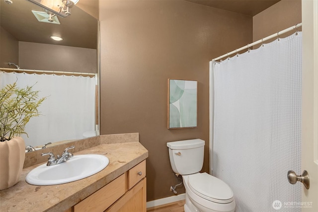 7321 47th Ave SW Unit B, Seattle, WA 98136 - full bathroom with vanity, toilet, and curtained shower