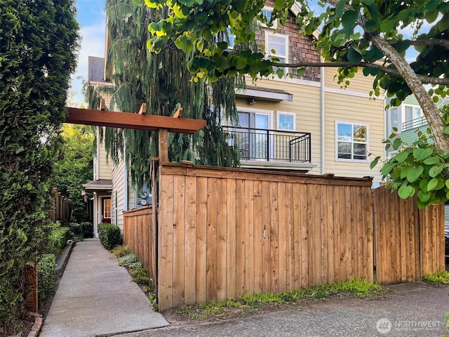 7321 47th Ave SW Unit B, Seattle, WA 98136 - view of side of property