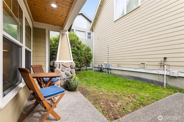 5907 40th Ave SW Unit B, Seattle, WA 98136 - view of yard featuring covered porch