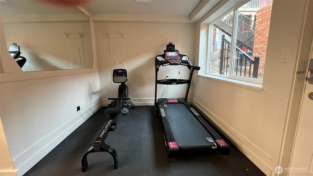 3425 S 176th St Unit 136, Seatac, WA 98188 - workout room featuring baseboards