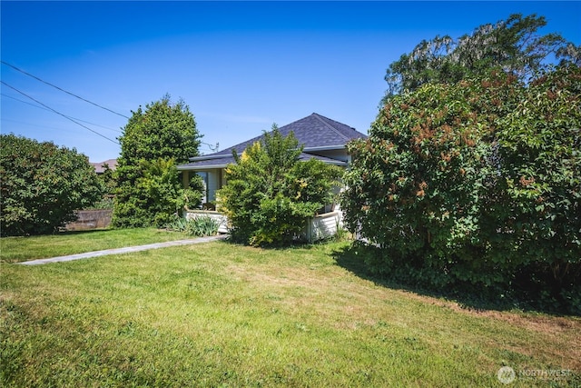 1612 7th St, Anacortes, WA 98221 - view of green lawn