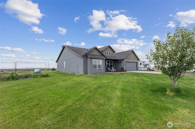 7186 16th Rd NE, Moses Lake, WA 98837 - view of front of property with a garage and driveway
