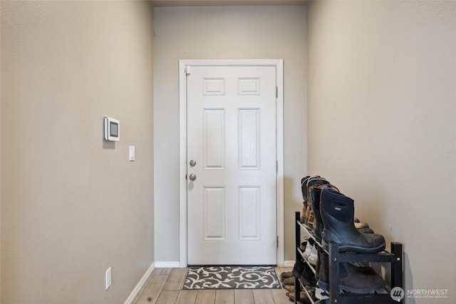 7186 16th Rd NE, Moses Lake, WA 98837 - foyer featuring light wood-style floors and baseboards