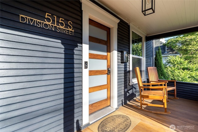 515 S Division St, Walla Walla, WA 99362 - property entrance featuring a porch