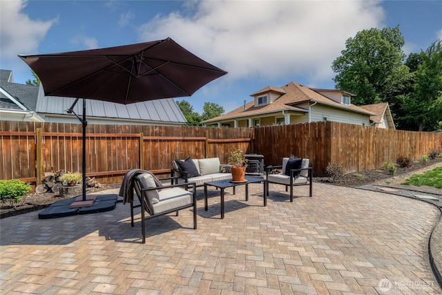 515 S Division St, Walla Walla, WA 99362 - fenced backyard with an outdoor living space and a patio area