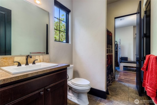 2316 Ridgeview Rd, Walla Walla, WA 99362 - bathroom with vanity and toilet