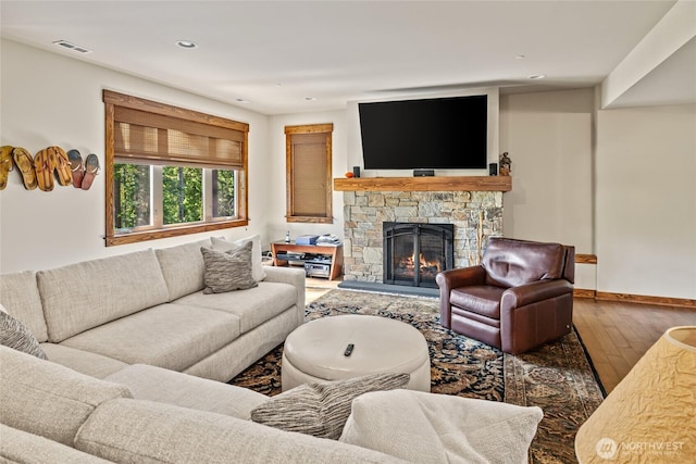 420 Black Nugget Ln, Cle Elum, WA 98922 - living area with hardwood / wood-style floors, baseboards, a fireplace, and recessed lighting