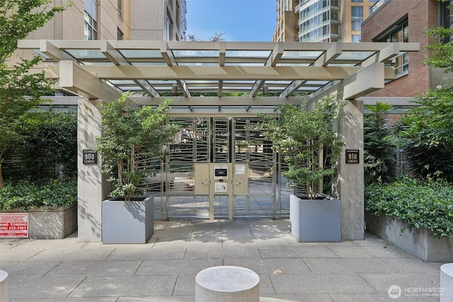 900 Lenora St Unit W106, Seattle, WA 98121 - surrounding community with a gate and a pergola