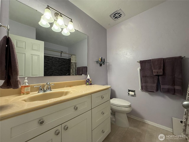4208 W Okanogan Ave, Kennewick, WA 99336 - bathroom with toilet, vanity, and a shower with shower curtain