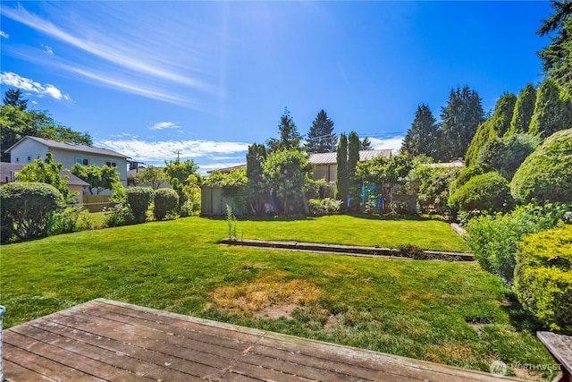 12421 2nd Ave S, Seattle, WA 98168 - view of yard featuring a deck