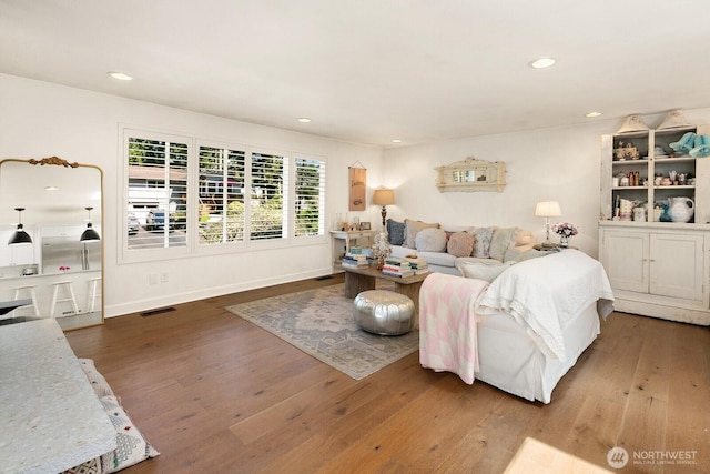 8824 224th St SW, Edmonds, WA 98026 - living room featuring wood finished floors, recessed lighting, and baseboards