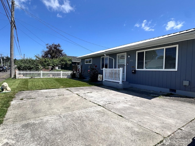 2036 30th Ave, Longview, WA 98632 - view of front of property featuring crawl space and a patio