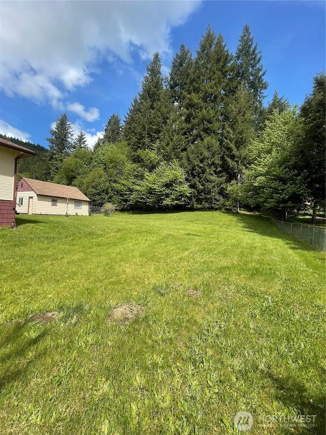 1204 Howard St, Raymond, WA 98577 - view of yard