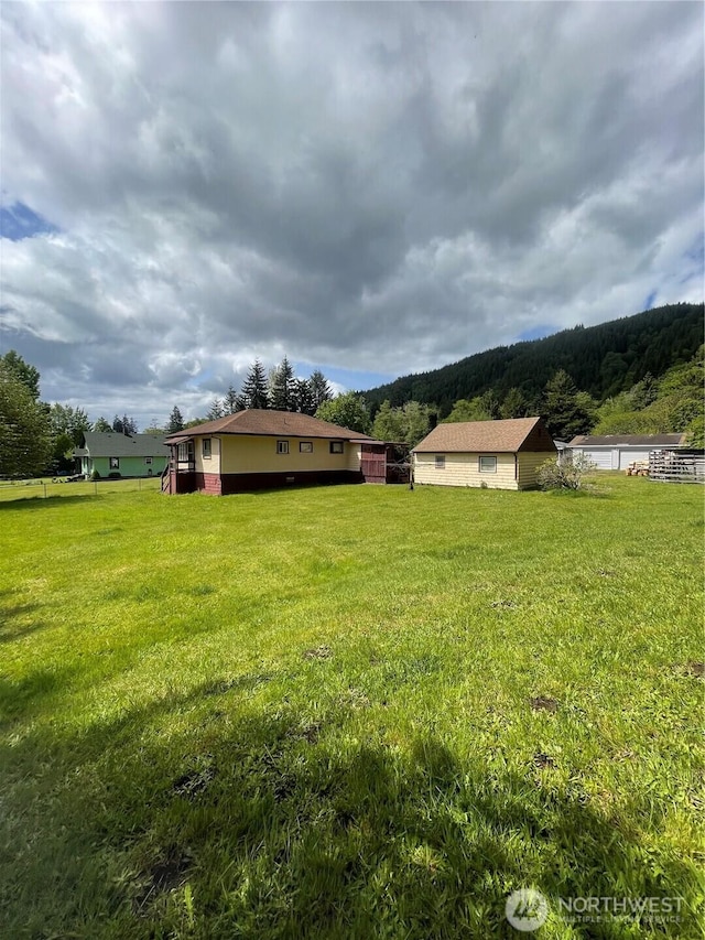 1204 Howard St, Raymond, WA 98577 - view of grassy yard