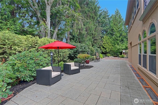1055 91st Ave NE, Bellevue, WA 98004 - view of patio / terrace