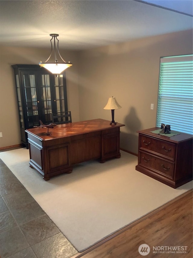 3328 Pennsylvania, Longview, WA 98632 - office area featuring baseboards