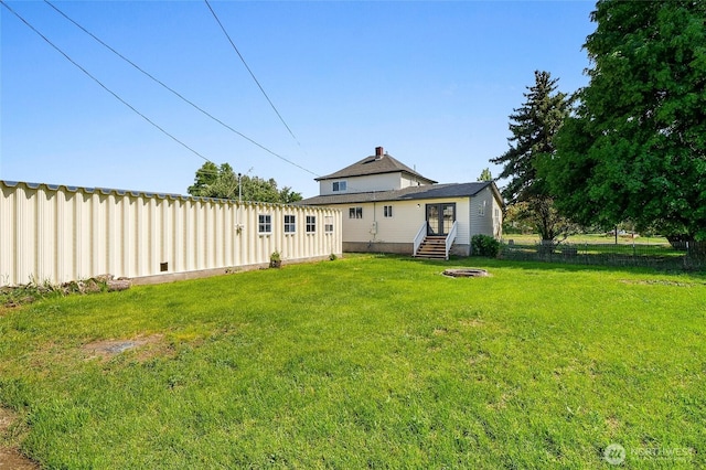 449 NE Cliff Ave, Wilbur, WA 99185 - back of property featuring entry steps