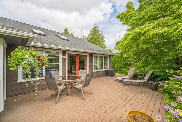 804 S Park Ct, Lynden, WA 98264 - wooden deck with outdoor dining space