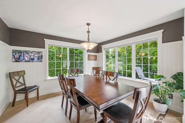 804 S Park Ct, Lynden, WA 98264 - dining area with plenty of natural light and a decorative wall