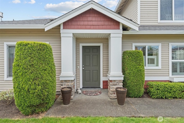 7114 Hazel Pl SE, Auburn, WA 98092 - entrance to property featuring roof with shingles