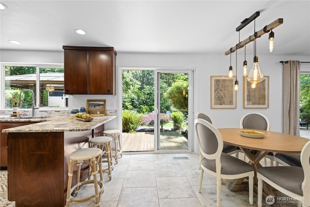 15052 253rd Ave SE, Issaquah, WA 98027 - dining space with plenty of natural light and recessed lighting