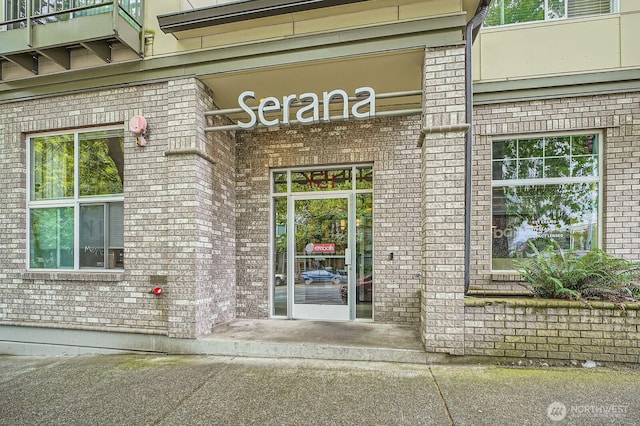 621 5th Ave N Unit 306, Seattle, WA 98109 - doorway to property with brick siding