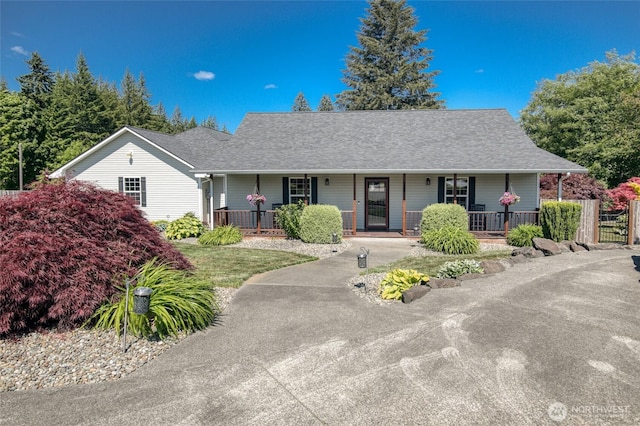 108 Garden Pl, Elma, WA 98541 - single story home with a porch and a shingled roof