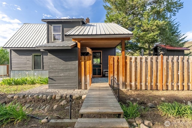 111 Norfolk Rd, Winthrop, WA 98862 - view of front of house featuring a metal roof