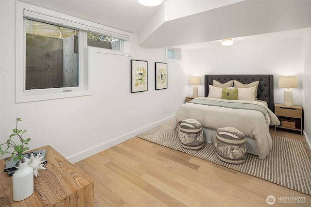 1910 Edgemont Pl W, Seattle, WA 98199 - bedroom featuring wood finished floors and baseboards