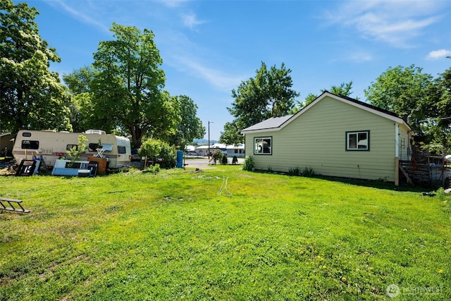 101 N Elm St N, Omak, WA 98841 - view of green lawn