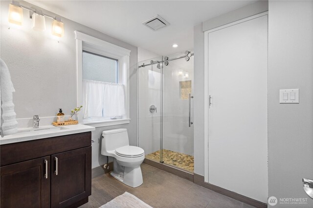 7979 NE 28th St, Medina, WA 98039 - full bath featuring a shower stall and vanity