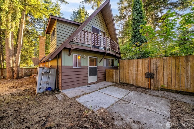 17924 E Clear Lake Blvd SE, Yelm, WA 98597 - back of property featuring a fenced backyard and a patio