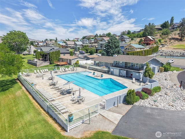 255 Lake Front Rd, Orondo, WA 98843 - community pool with a patio area and a residential view