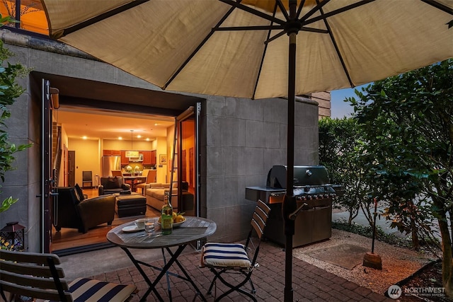 201 Galer St Unit 102, Seattle, WA 98109 - view of patio with area for grilling