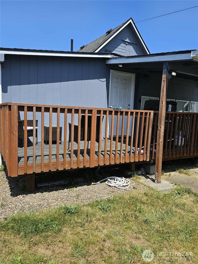 903 W Franklin St, Shelton, WA 98584 - view of front of property featuring a wooden deck