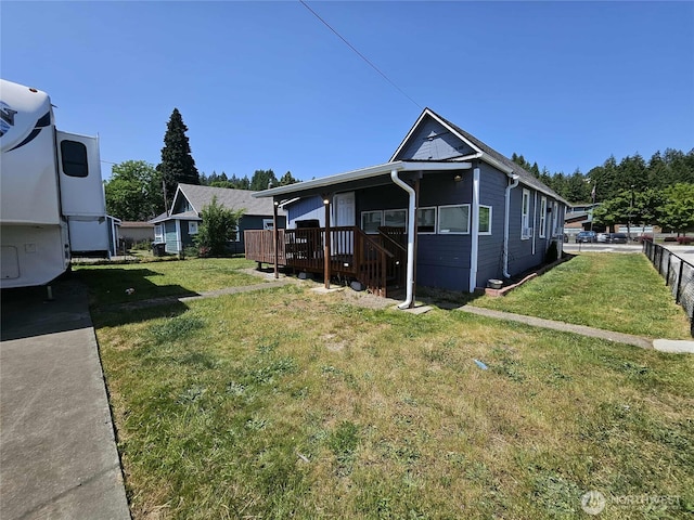 903 W Franklin St, Shelton, WA 98584 - exterior space featuring a wooden deck