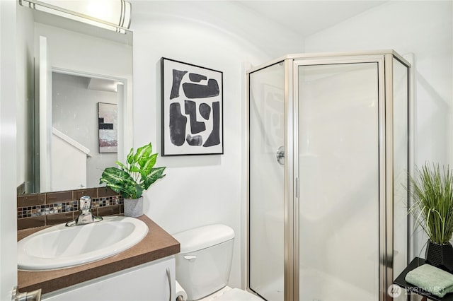 4795 35th Ave S Unit B, Seattle, WA 98118 - bathroom with tasteful backsplash, vanity, and a shower stall