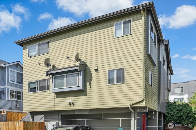 4795 35th Ave S Unit B, Seattle, WA 98118 - back of property
