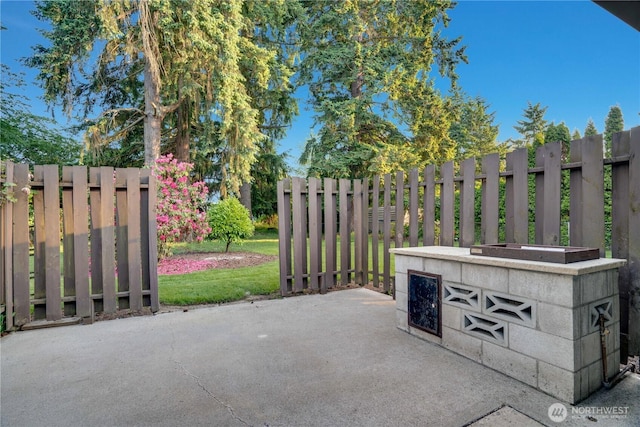 1202 Brookdale Rd E, Tacoma, WA 98445 - view of patio / terrace